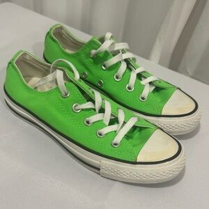 Converse Classic Low Top Sneakers